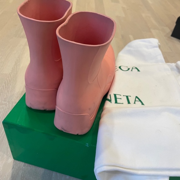 Bottega Veneta Puddle Boots - Picture 5 of 5